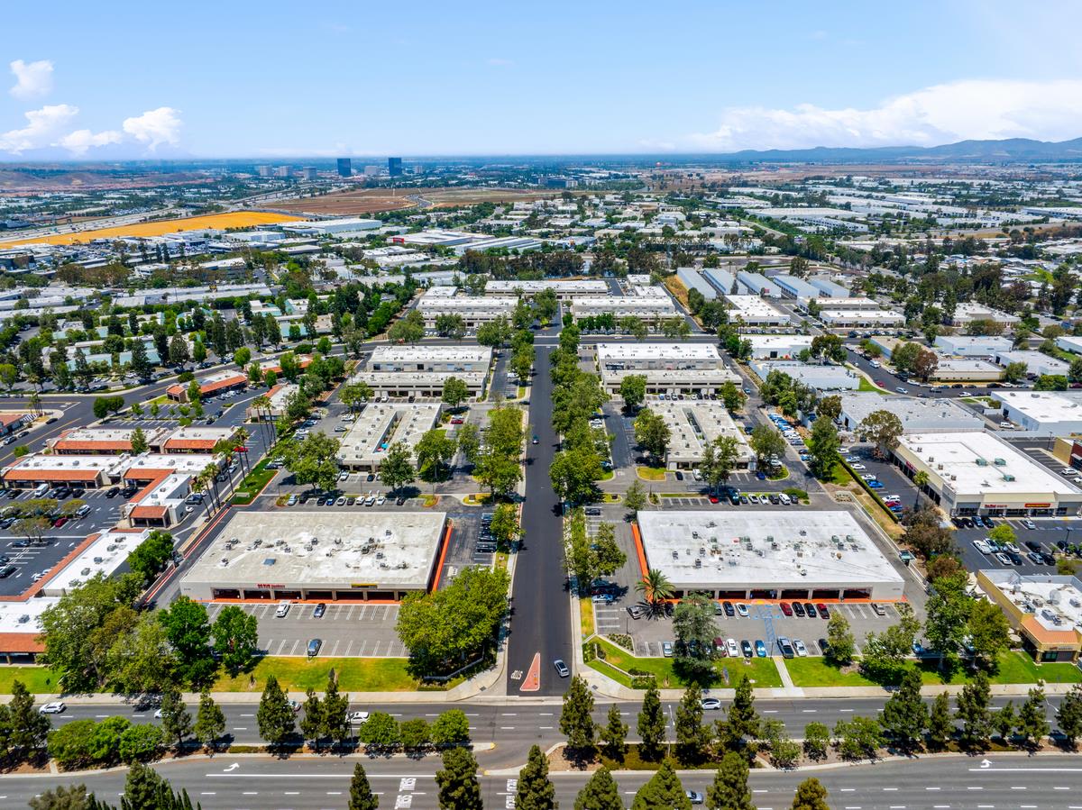 4,576 SF Flex Space in Lake Forest, CA Photo